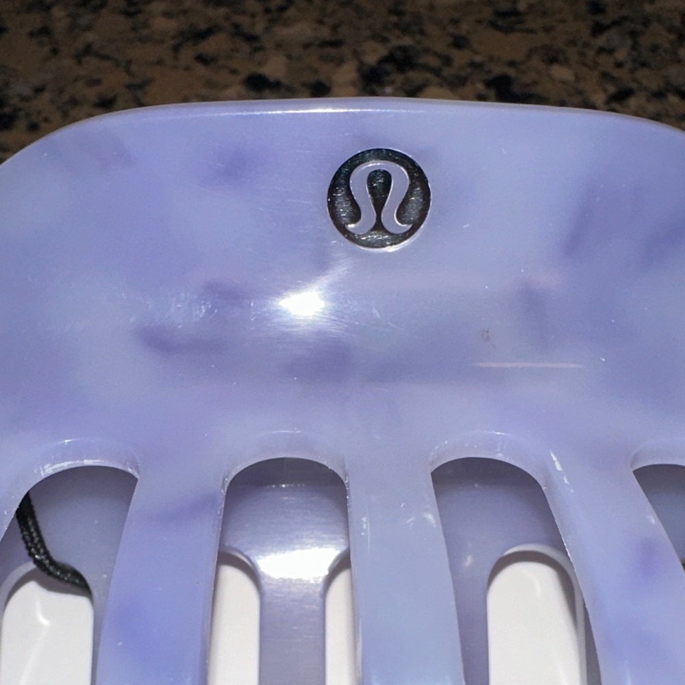 Lululemon Jumbo Claw Clip in Lavender NWT - Picture 5 of 7
